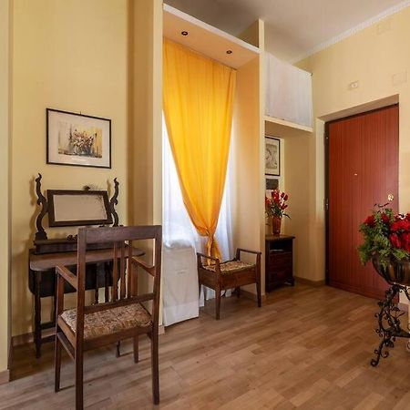 Elegante Appartamento Centrale Roma Esterno foto