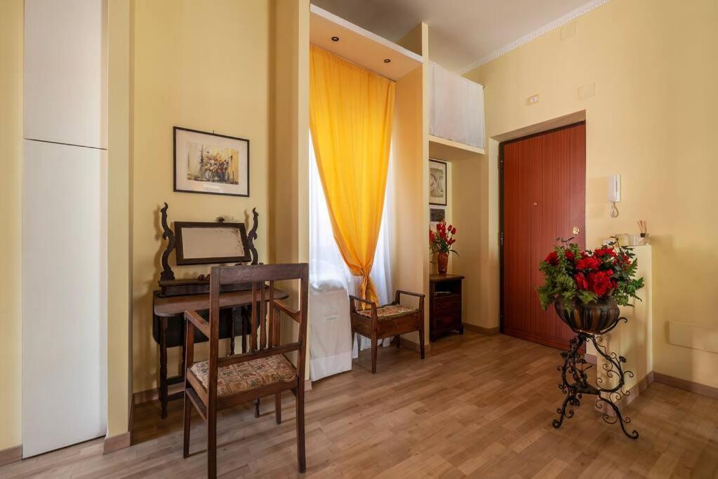 Elegante Appartamento Centrale Roma Esterno foto