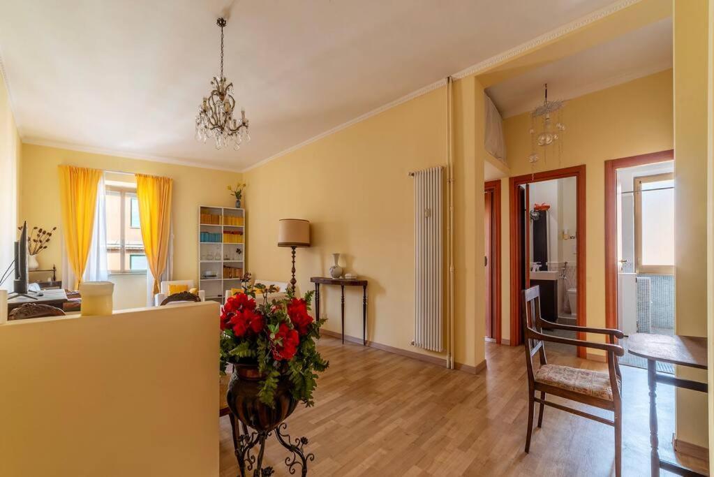 Elegante Appartamento Centrale Roma Esterno foto
